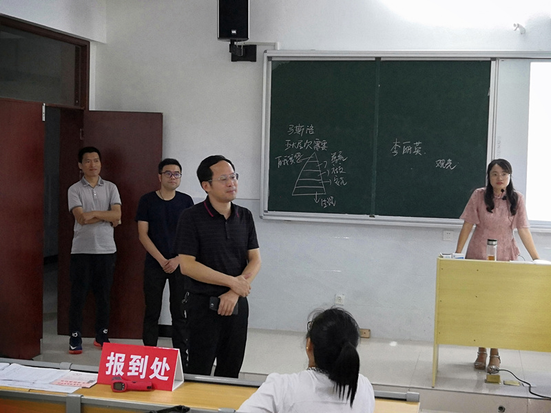 江西婺源茶业职业学院首批高职扩招新生入校报到参加线下教学